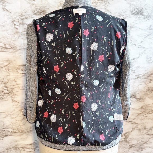 Skies Are Blue Gray Blazer with Black Edge Detailing - Picture 5 of 9